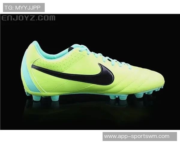 荧光绿足球鞋点亮赛场 球星脚下的闪耀与力量象征